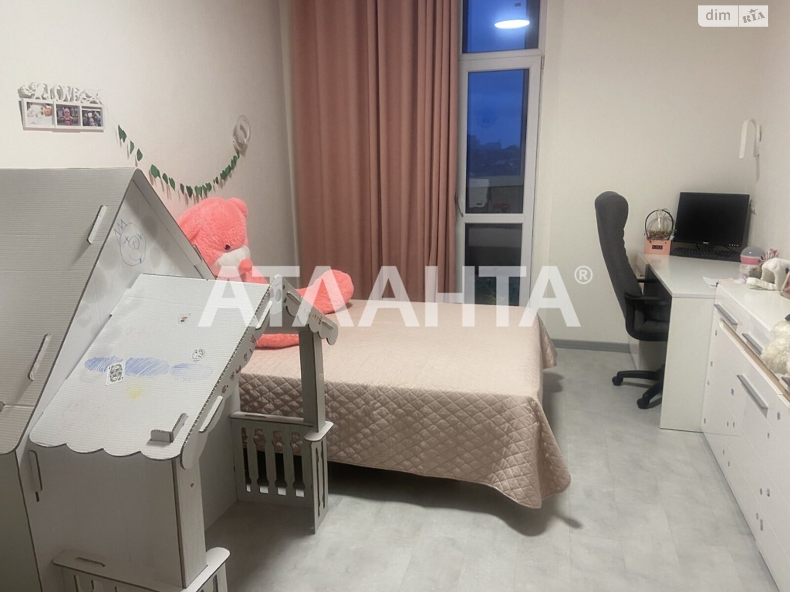Продаж трикімнатної квартири в Одесі, на вул. Люстдорфська дорога, район Київський фото 1 Продаж трикімнатної квартири в Одесі, на вул. Люстдорфська дорога, район Київський фото 1