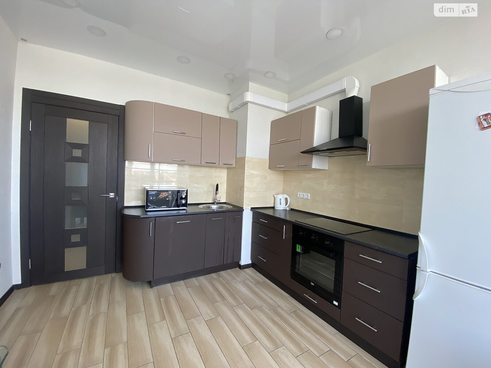 Продаж однокімнатної квартири в Лиманці, на просп. Небесної Сотні, кв. 180, фото 1 Продаж однокімнатної квартири в Лиманці, на просп. Небесної Сотні, кв. 180, фото 1