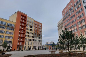 Продажа трехкомнатной квартиры в Одессе, на ул. Инглези 2, район Киевский фото 2