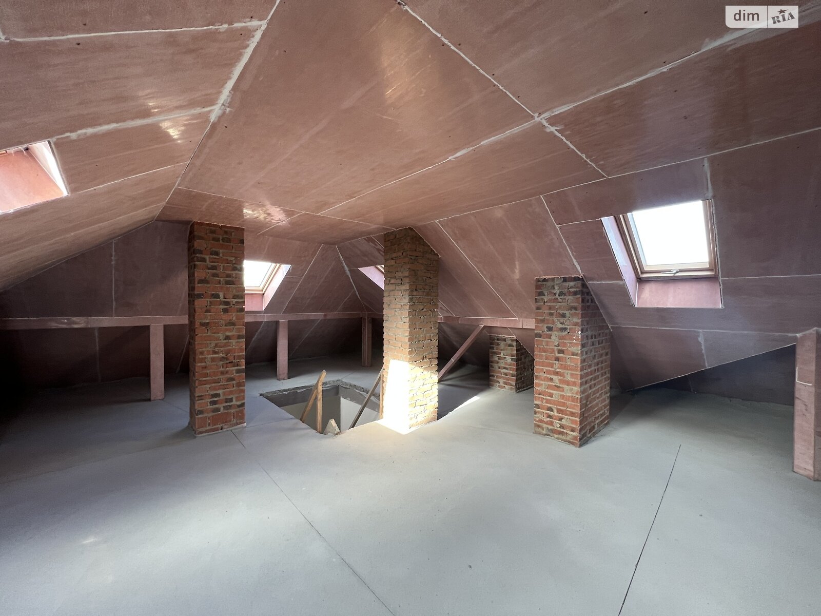 Продаж чотирикімнатної квартири в Одесі, на дор. Фонтанська, район Київський фото 1