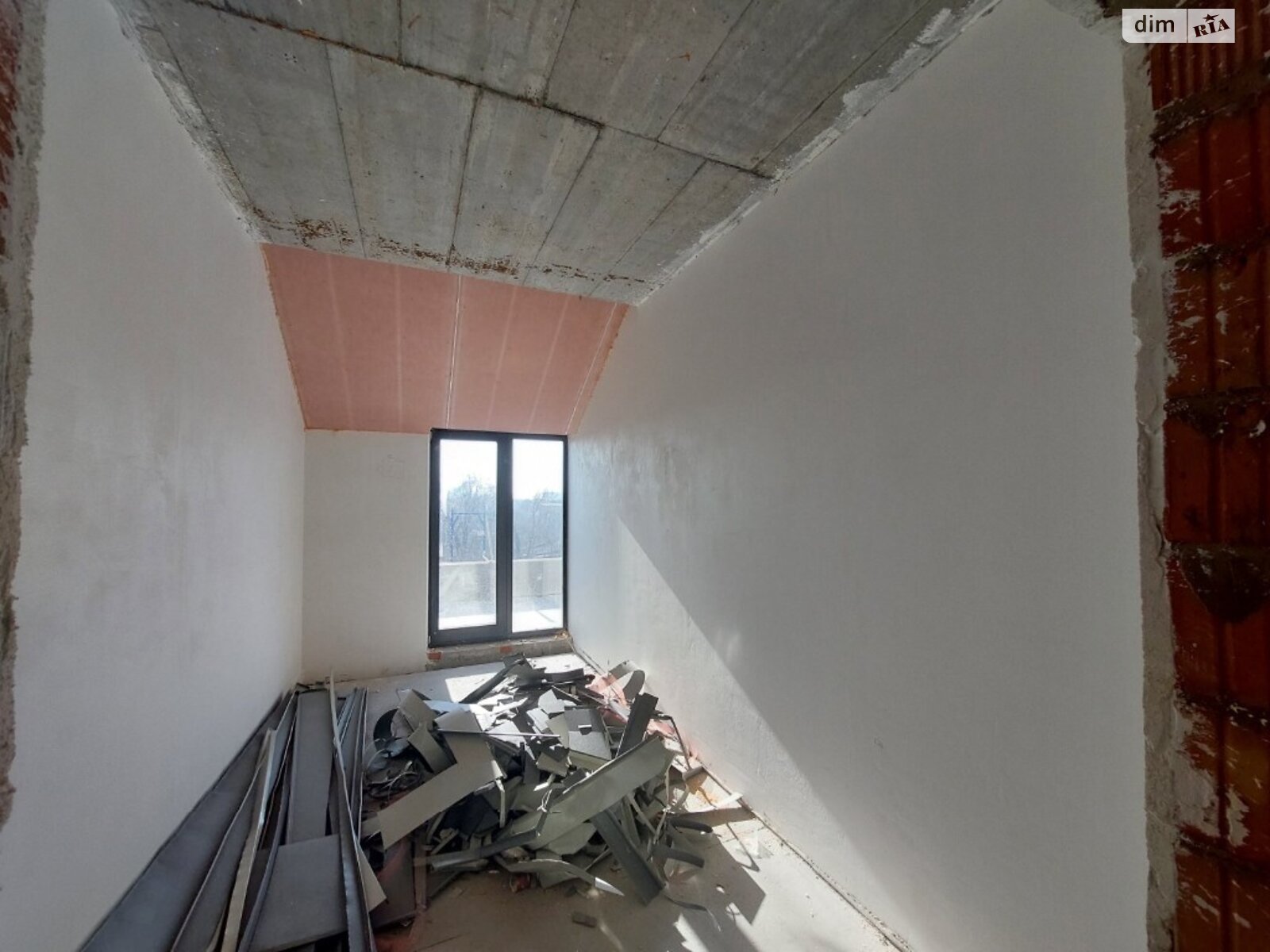 Продаж трикімнатної квартири в Одесі, на дор. Фонтанська, район Київський фото 1 Продаж трикімнатної квартири в Одесі, на дор. Фонтанська, район Київський фото 1