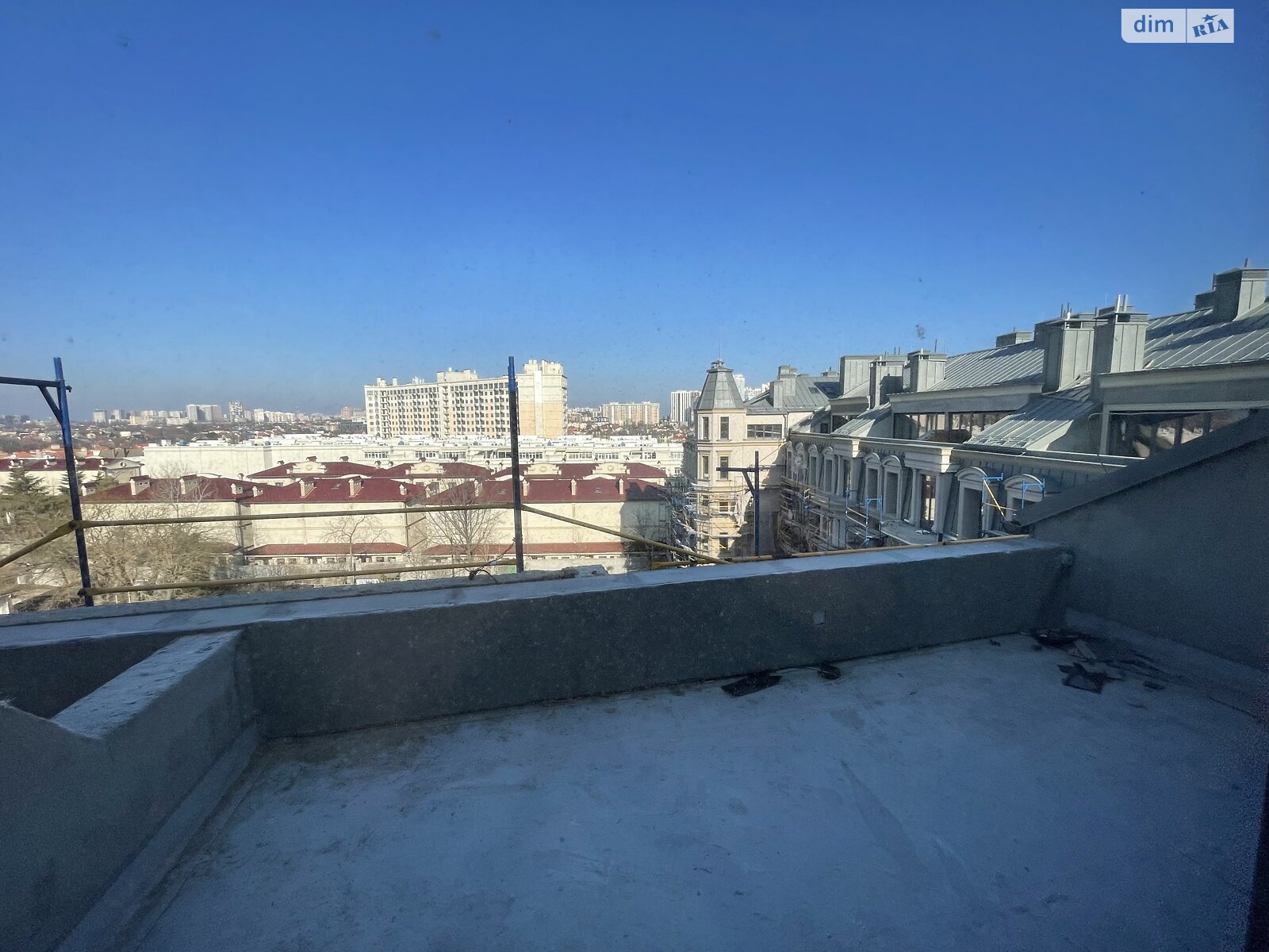 Продаж трикімнатної квартири в Одесі, на дор. Фонтанська, район Київський фото 1 Продаж трикімнатної квартири в Одесі, на дор. Фонтанська, район Київський фото 1