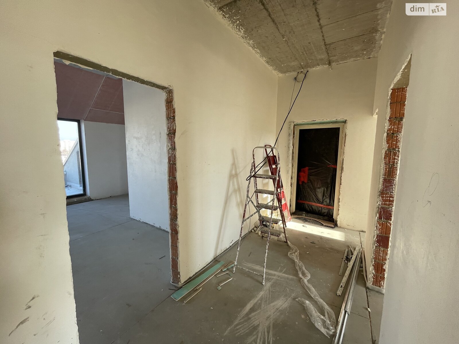 Продаж трикімнатної квартири в Одесі, на дор. Фонтанська, район Київський фото 1 Продаж трикімнатної квартири в Одесі, на дор. Фонтанська, район Київський фото 1