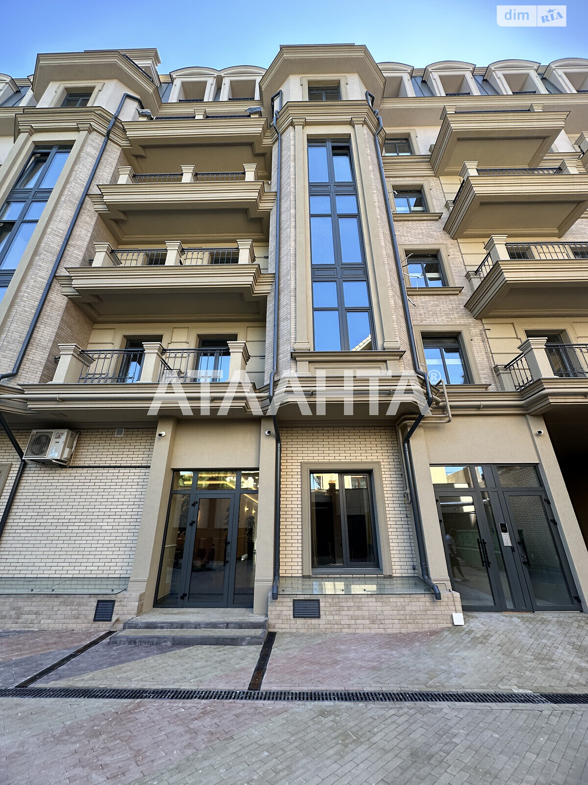 Продаж трикімнатної квартири в Одесі, на дор. Фонтанська, район Київський фото 2 Продаж трикімнатної квартири в Одесі, на дор. Фонтанська, район Київський фото 2