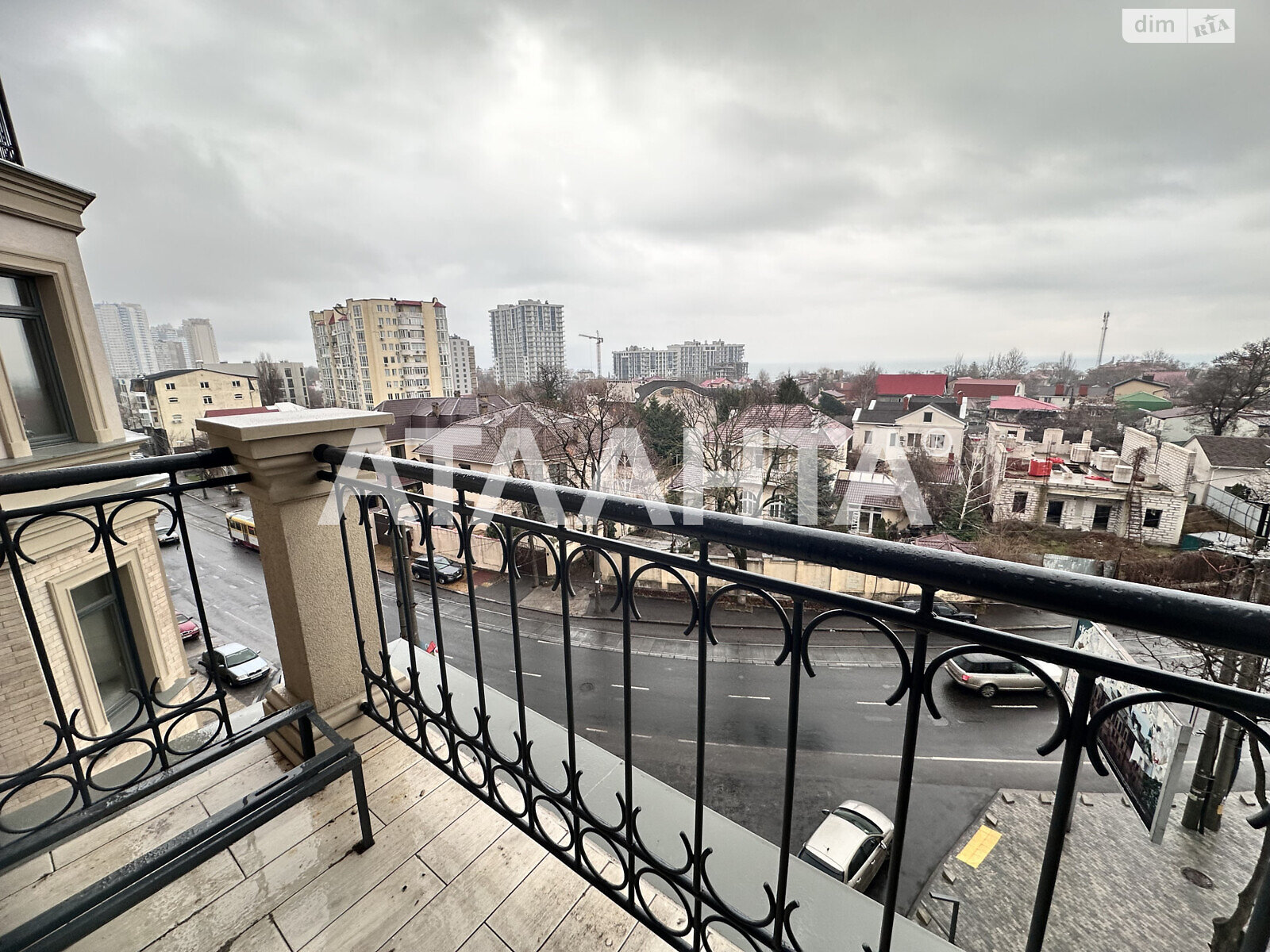 Продажа трехкомнатной квартиры в Одессе, на дор. Фонтанская, район Киевский фото 1 Продажа трехкомнатной квартиры в Одессе, на дор. Фонтанская, район Киевский фото 1