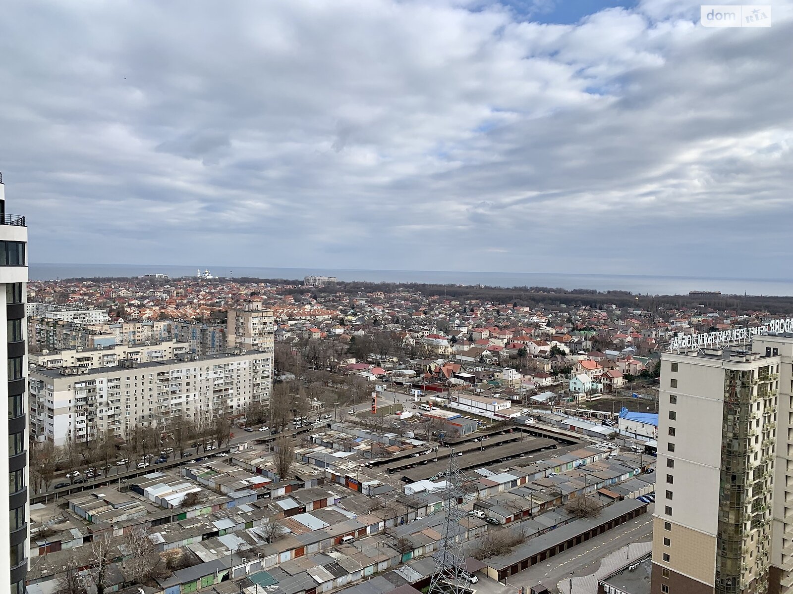Продажа трехкомнатной квартиры в Одессе, на ул. Спортивная, район Киевский фото 1