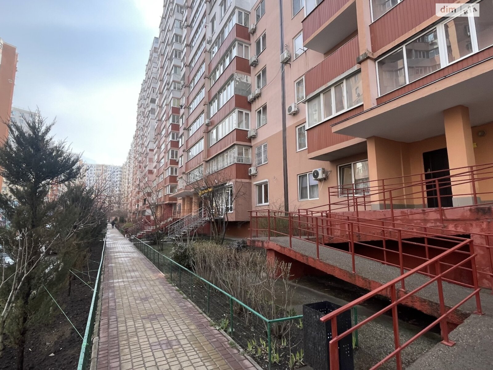 Продаж двокімнатної квартири в Одесі, на мас. Радужний, район Київський фото 1