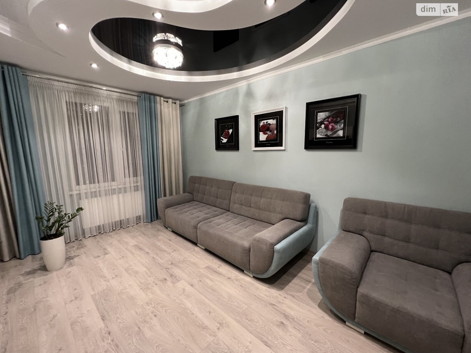 Продаж трикімнатної квартири в Одесі, на мас. Радужний 13, район Київський фото 1