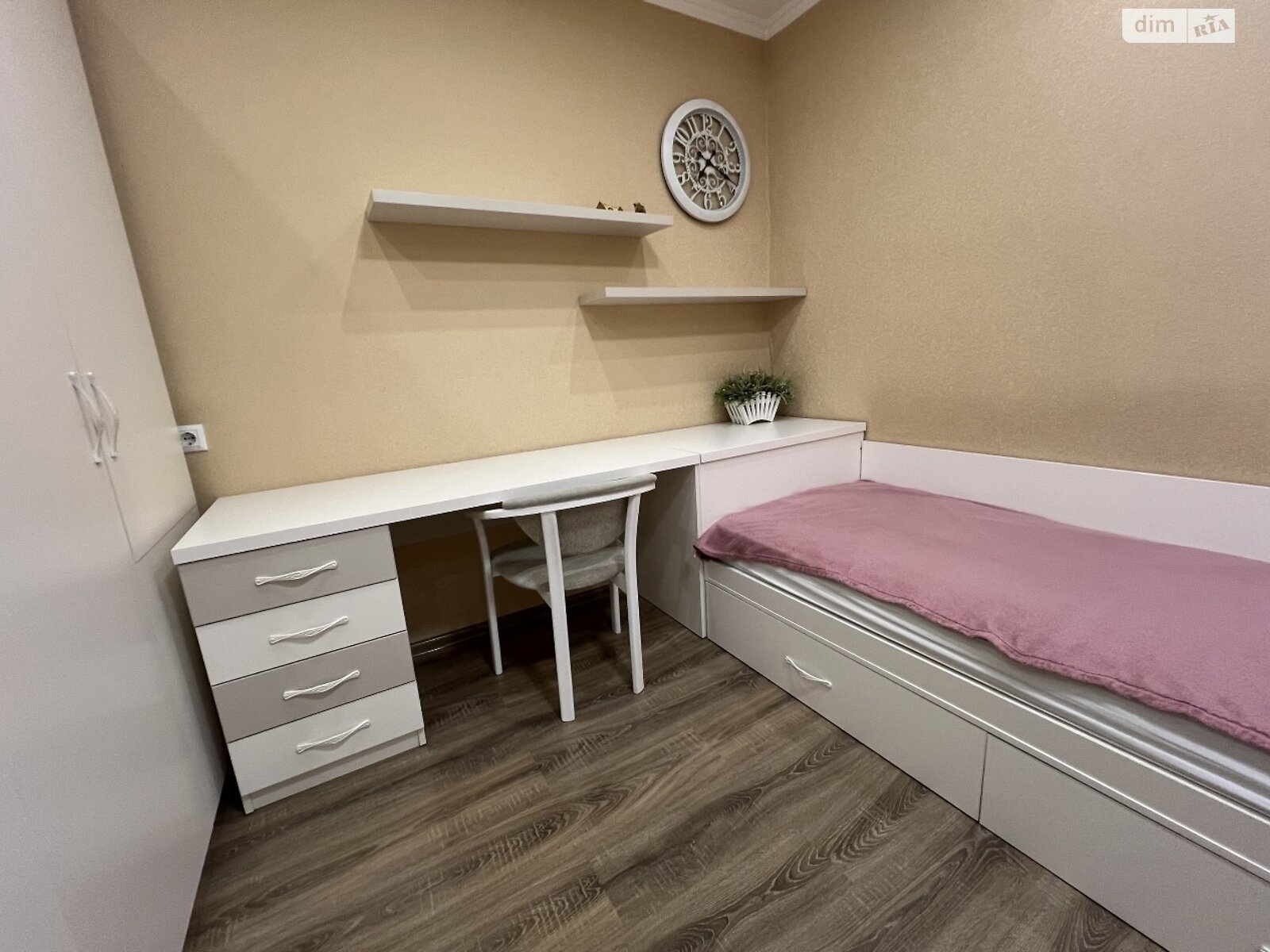 Продаж трикімнатної квартири в Одесі, на мас. Радужний 13, район Київський фото 1