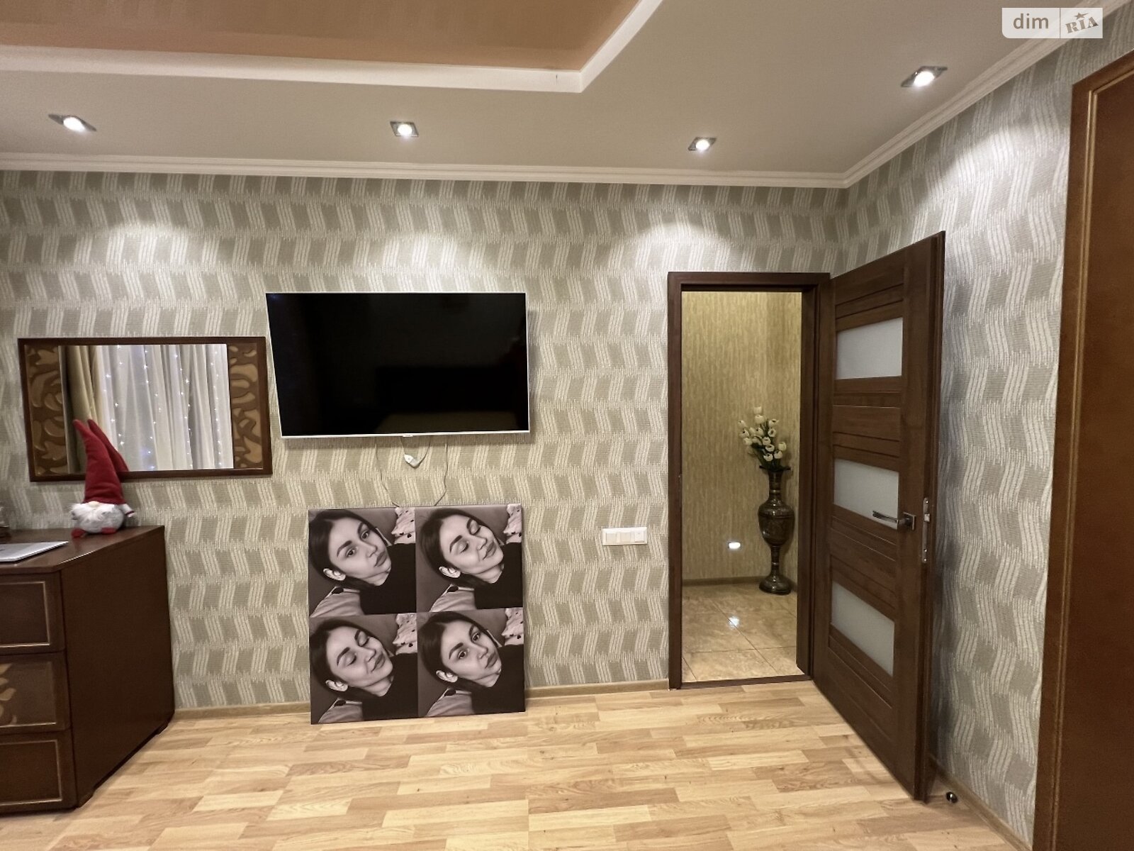 Продаж трикімнатної квартири в Одесі, на мас. Радужний 13, район Київський фото 1