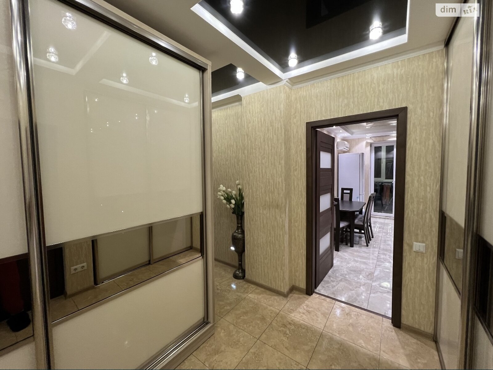 Продаж трикімнатної квартири в Одесі, на мас. Радужний 13, район Київський фото 1