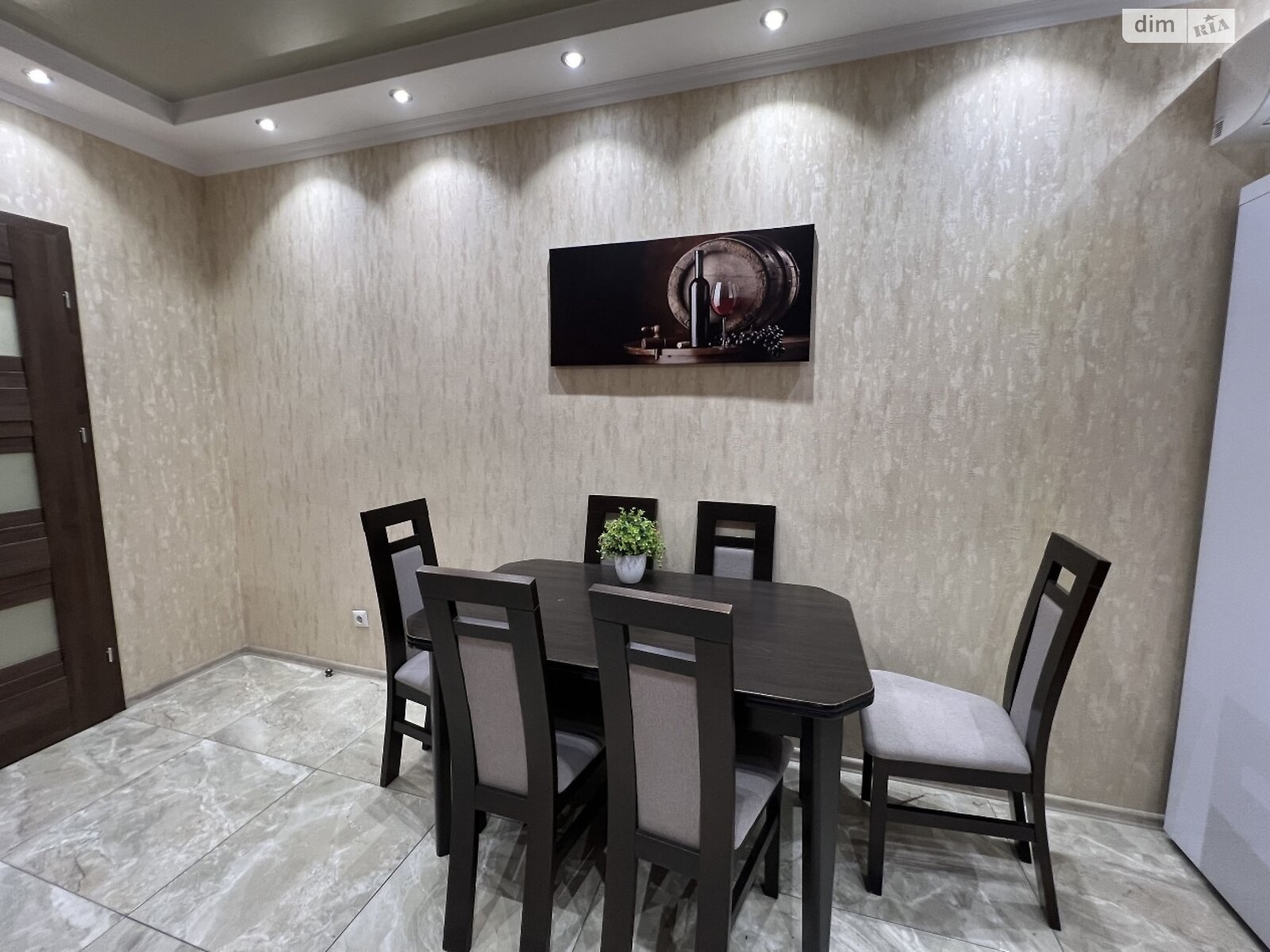 Продаж трикімнатної квартири в Одесі, на мас. Радужний 13, район Київський фото 1