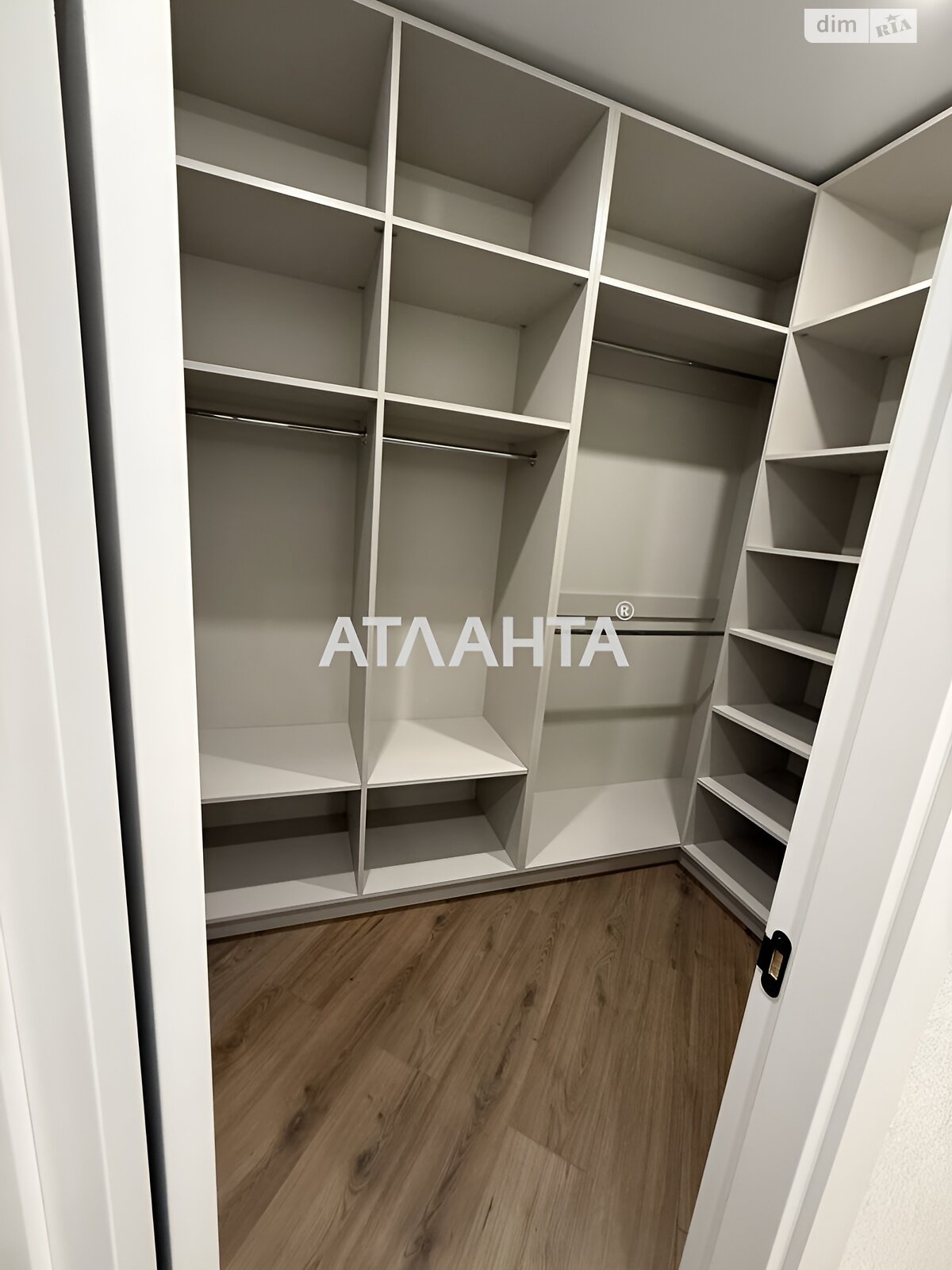 Продаж трикімнатної квартири в Одесі, на вул. Перлинна, район Київський фото 1 Продаж трикімнатної квартири в Одесі, на вул. Перлинна, район Київський фото 1