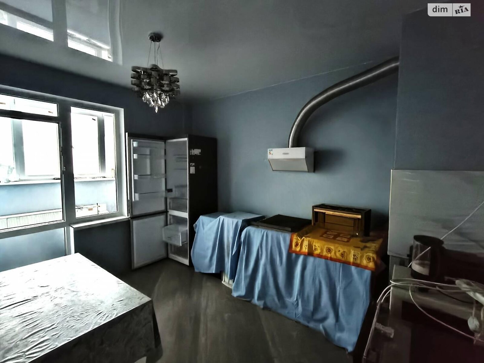 Продажа трехкомнатной квартиры в Лиманке, на мас. Радужный, фото 1 Продажа трехкомнатной квартиры в Лиманке, на мас. Радужный, фото 1