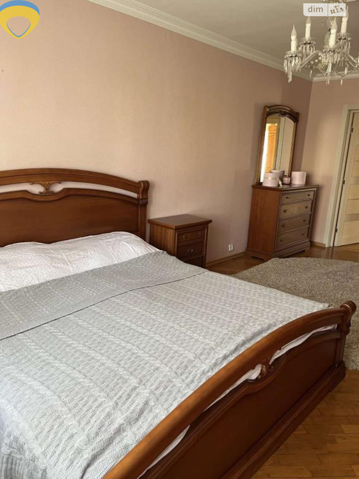 Продаж чотирикімнатної квартири в Одесі, на пров. Полуничний 31, фото 1 Продаж чотирикімнатної квартири в Одесі, на пров. Полуничний 31, фото 1