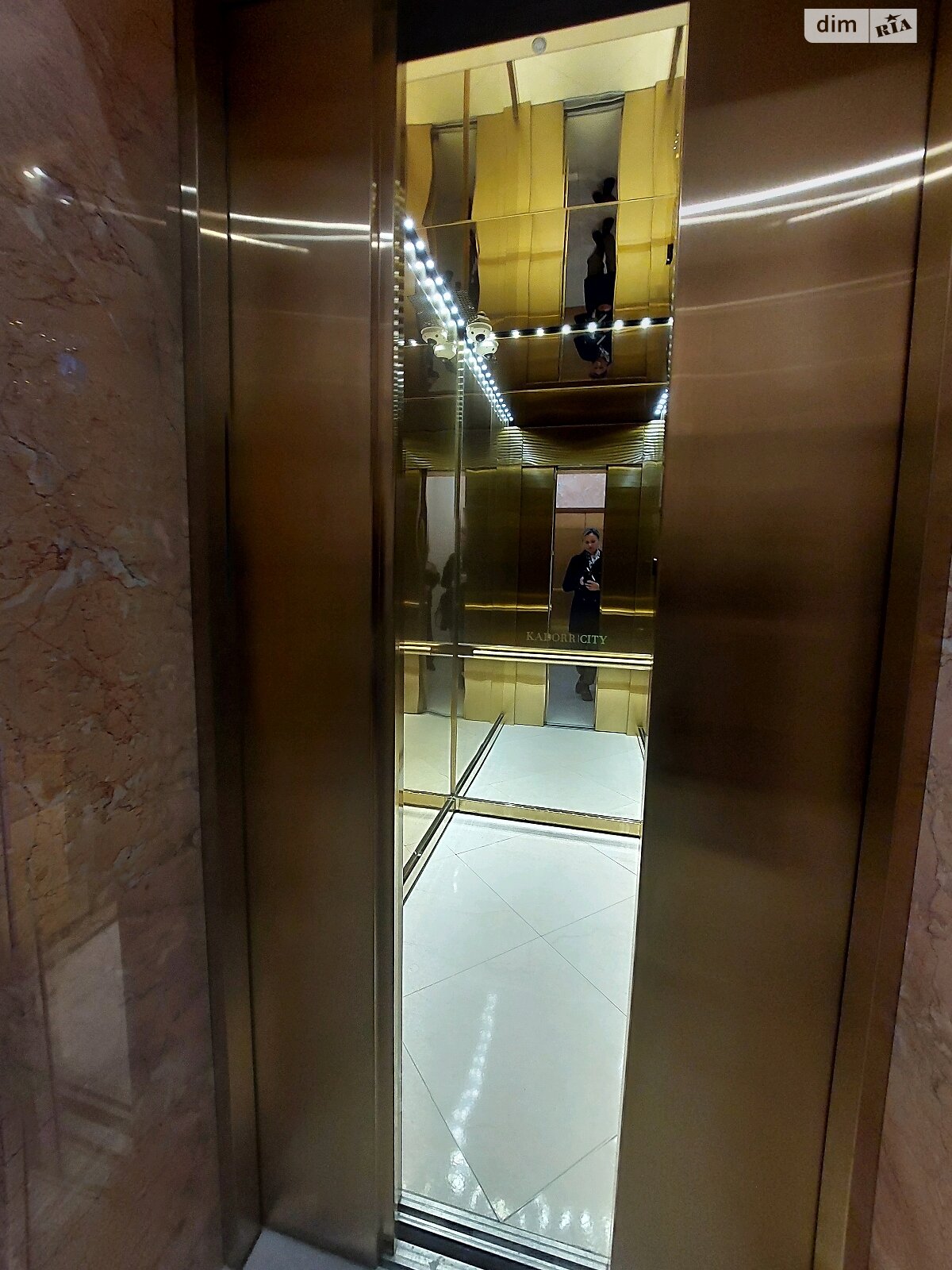 Продаж двокімнатної квартири в Одесі, на вул. Красива 3/61, фото 1