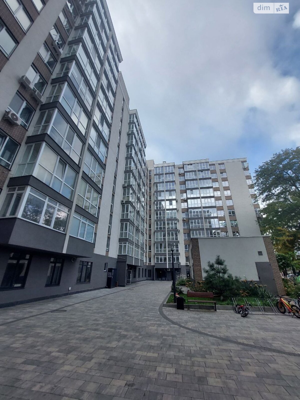 Продаж трикімнатної квартири в Одесі, на вул. Профспілкова 9А, район Курсаки фото 1 Продаж трикімнатної квартири в Одесі, на вул. Профспілкова 9А, район Курсаки фото 1