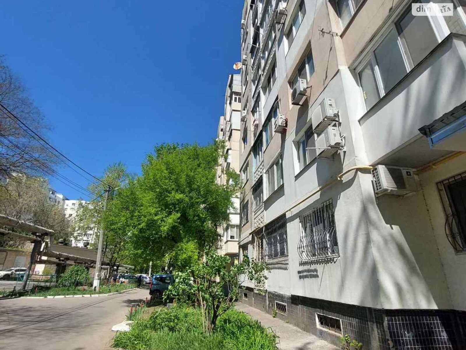 Продажа трехкомнатной квартиры в Одессе, на ул. Рихтера Святослава, район Курсаки фото 1 Продажа трехкомнатной квартиры в Одессе, на ул. Рихтера Святослава, район Курсаки фото 1