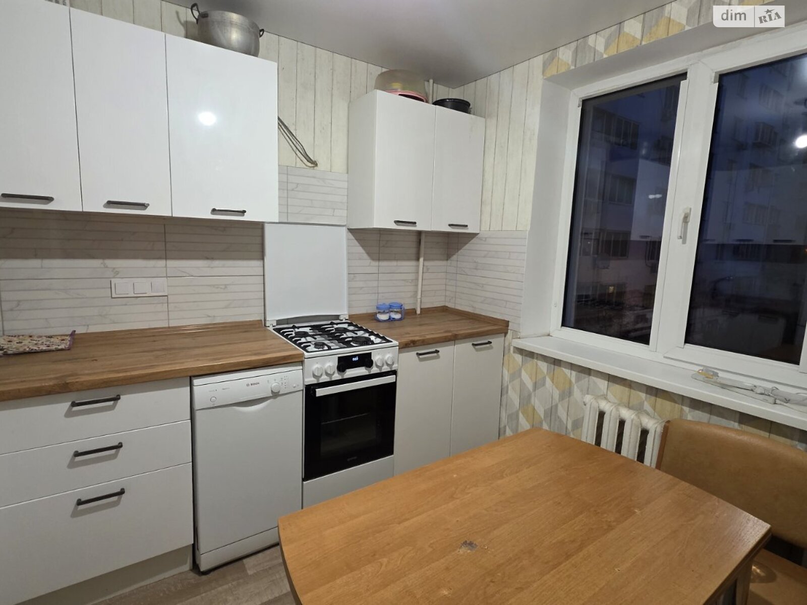 Продажа четырехкомнатной квартиры в Одессе, на ул. Рихтера Святослава 125/2, район Курсаки фото 1