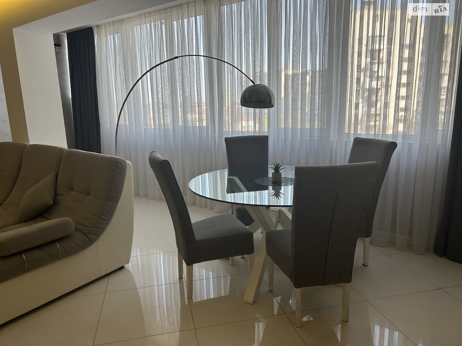 Продажа трехкомнатной квартиры в Одессе, на 2-й пер. Сурикова 2А, район Курсаки фото 1 Продажа трехкомнатной квартиры в Одессе, на 2-й пер. Сурикова 2А, район Курсаки фото 1