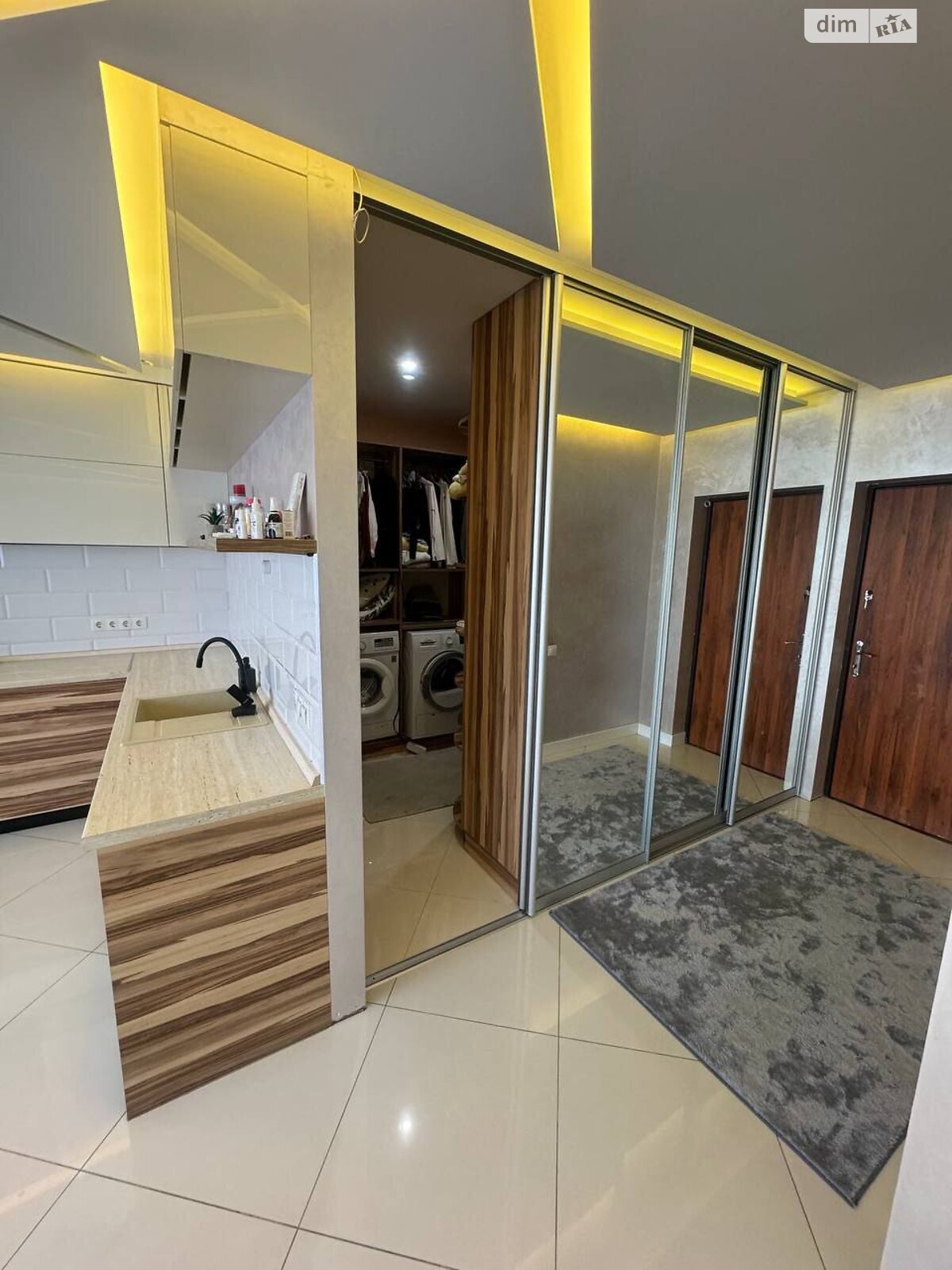 Продажа трехкомнатной квартиры в Одессе, на 2-й пер. Сурикова 2А, район Курсаки фото 1 Продажа трехкомнатной квартиры в Одессе, на 2-й пер. Сурикова 2А, район Курсаки фото 1