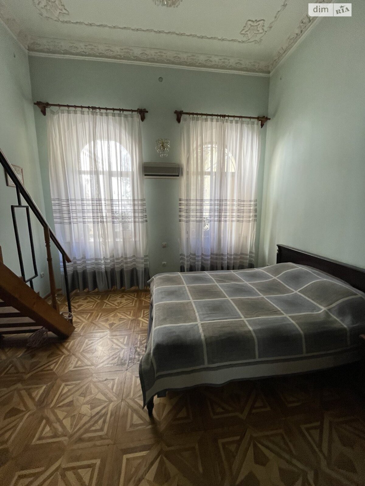Продажа пятикомнатной квартиры в Одессе, на пер. Лермонтовский 13, район Ланжерон фото 1 Продажа пятикомнатной квартиры в Одессе, на пер. Лермонтовский 13, район Ланжерон фото 1