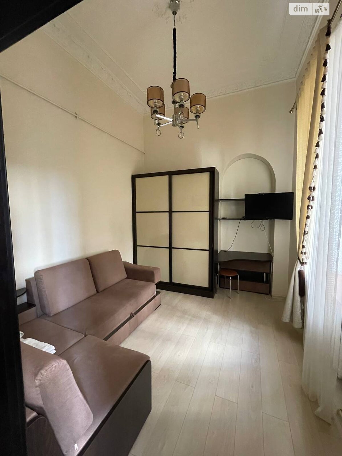 Продажа пятикомнатной квартиры в Одессе, на пер. Лермонтовский 13, район Ланжерон фото 1 Продажа пятикомнатной квартиры в Одессе, на пер. Лермонтовский 13, район Ланжерон фото 1