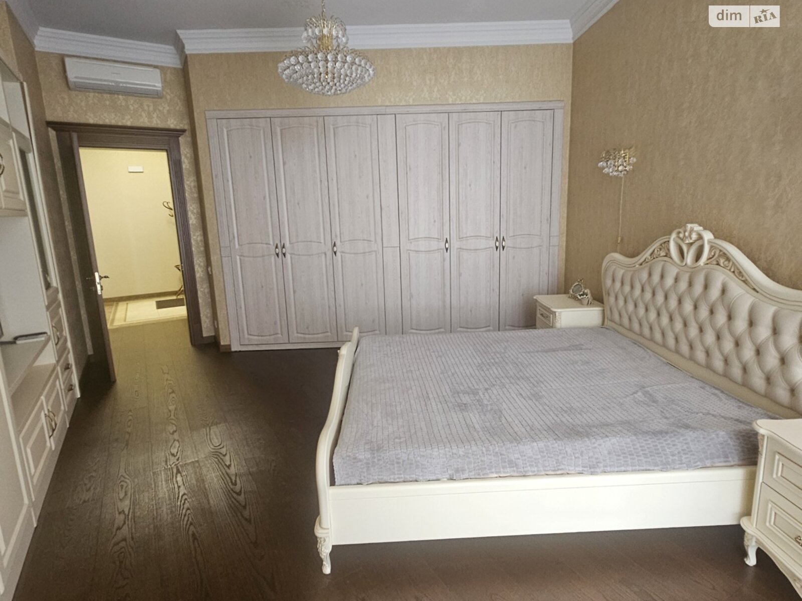 Продаж трикімнатної квартири в Одесі, на бул. Лідерсівський, район Ланжерон фото 1 Продаж трикімнатної квартири в Одесі, на бул. Лідерсівський, район Ланжерон фото 1