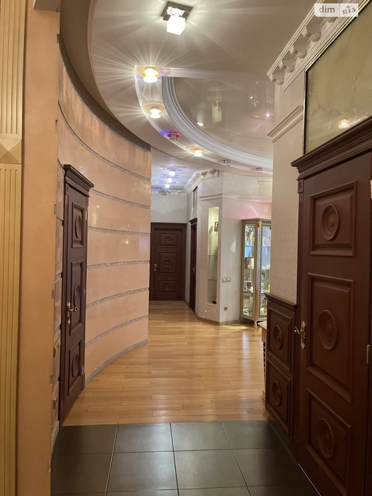 Продажа трехкомнатной квартиры в Одессе, на бул. Лидерсовский 5, район Ланжерон фото 1 Продажа трехкомнатной квартиры в Одессе, на бул. Лидерсовский 5, район Ланжерон фото 1
