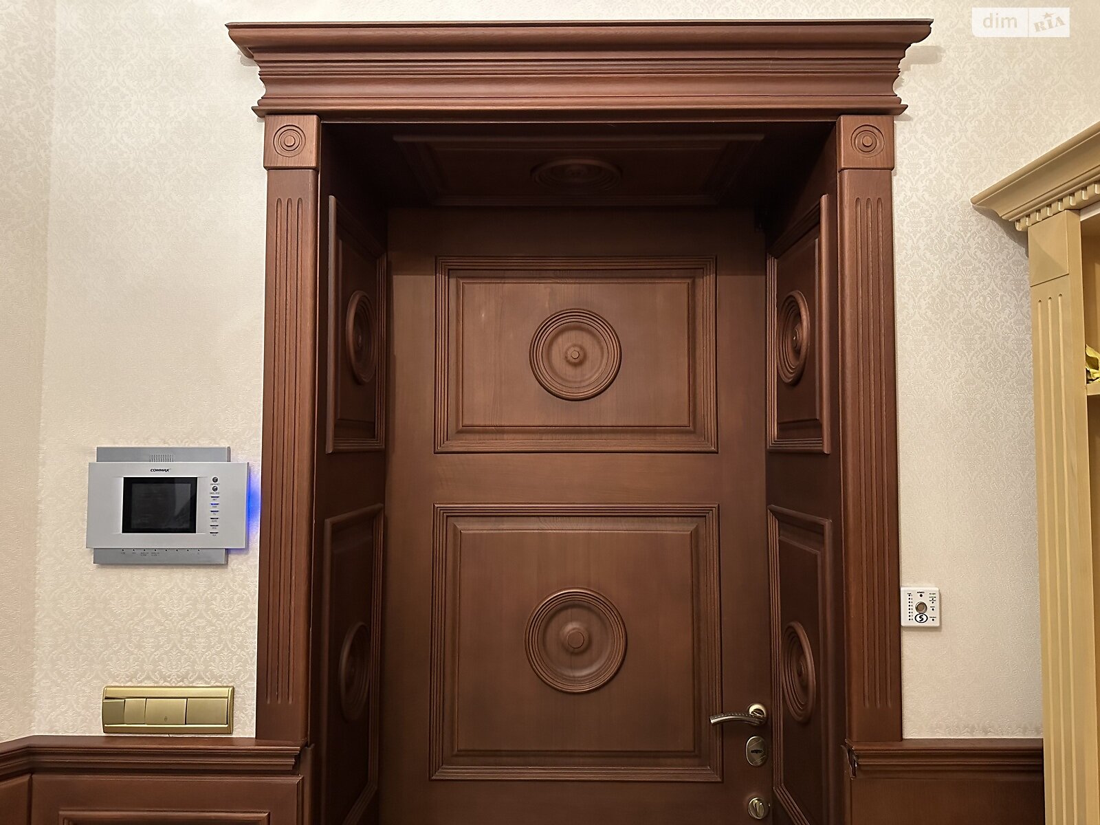 Продаж трикімнатної квартири в Одесі, на бул. Лідерсівський 5, район Ланжерон фото 1 Продаж трикімнатної квартири в Одесі, на бул. Лідерсівський 5, район Ланжерон фото 1