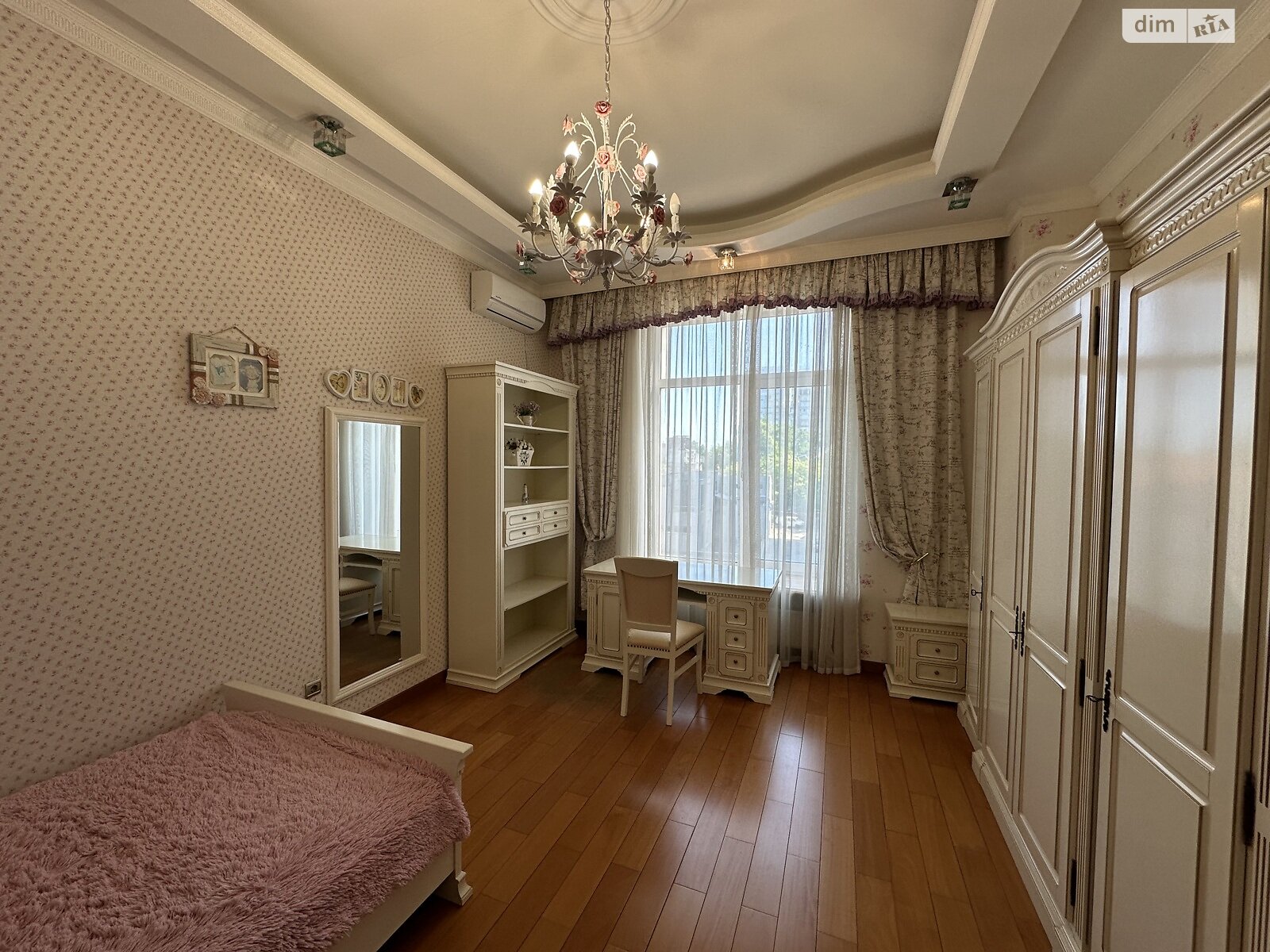Продаж трикімнатної квартири в Одесі, на бул. Лідерсівський 5, район Ланжерон фото 1 Продаж трикімнатної квартири в Одесі, на бул. Лідерсівський 5, район Ланжерон фото 1
