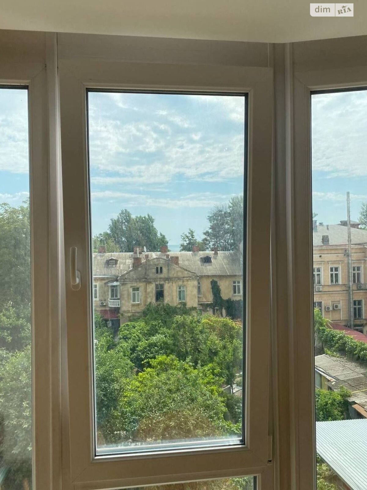 Продажа четырехкомнатной квартиры в Одессе, на пер. Обсерваторный 2/6, район Ланжерон фото 1 Продажа четырехкомнатной квартиры в Одессе, на пер. Обсерваторный 2/6, район Ланжерон фото 1