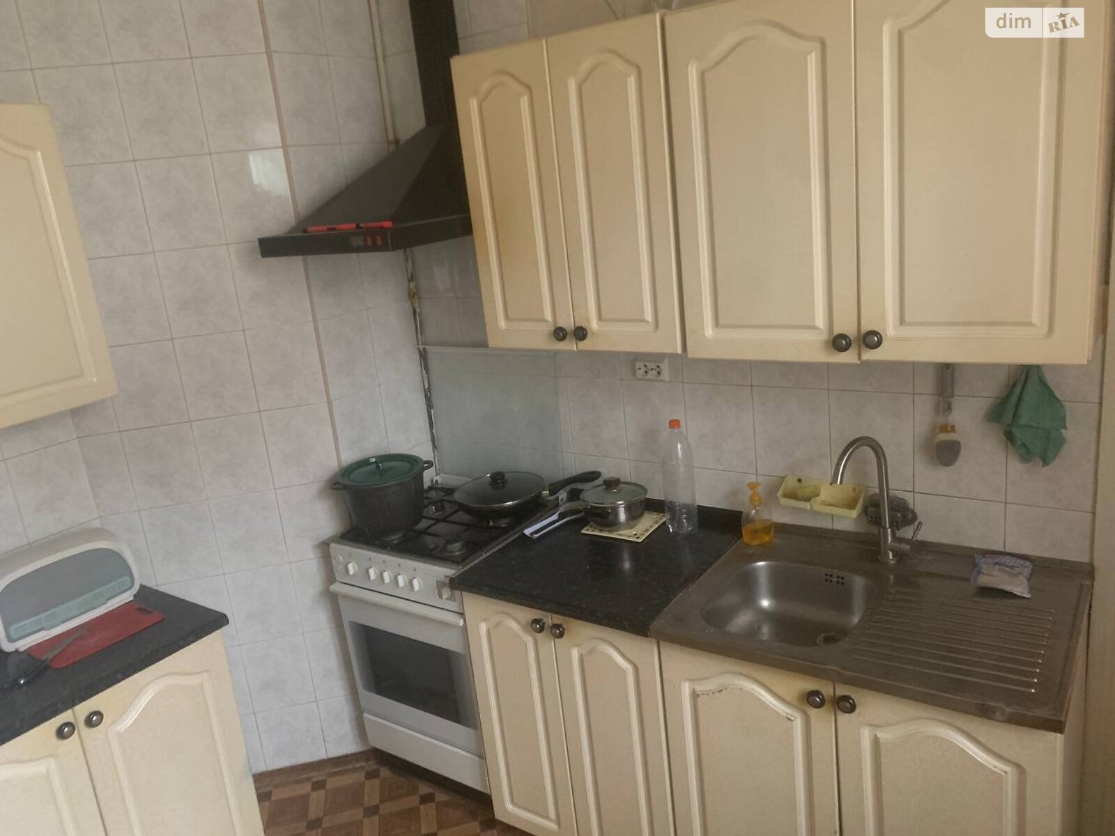Продаж чотирикімнатної квартири в Одесі, на вул. Успенська, район Ланжерон фото 1 Продаж чотирикімнатної квартири в Одесі, на вул. Успенська, район Ланжерон фото 1