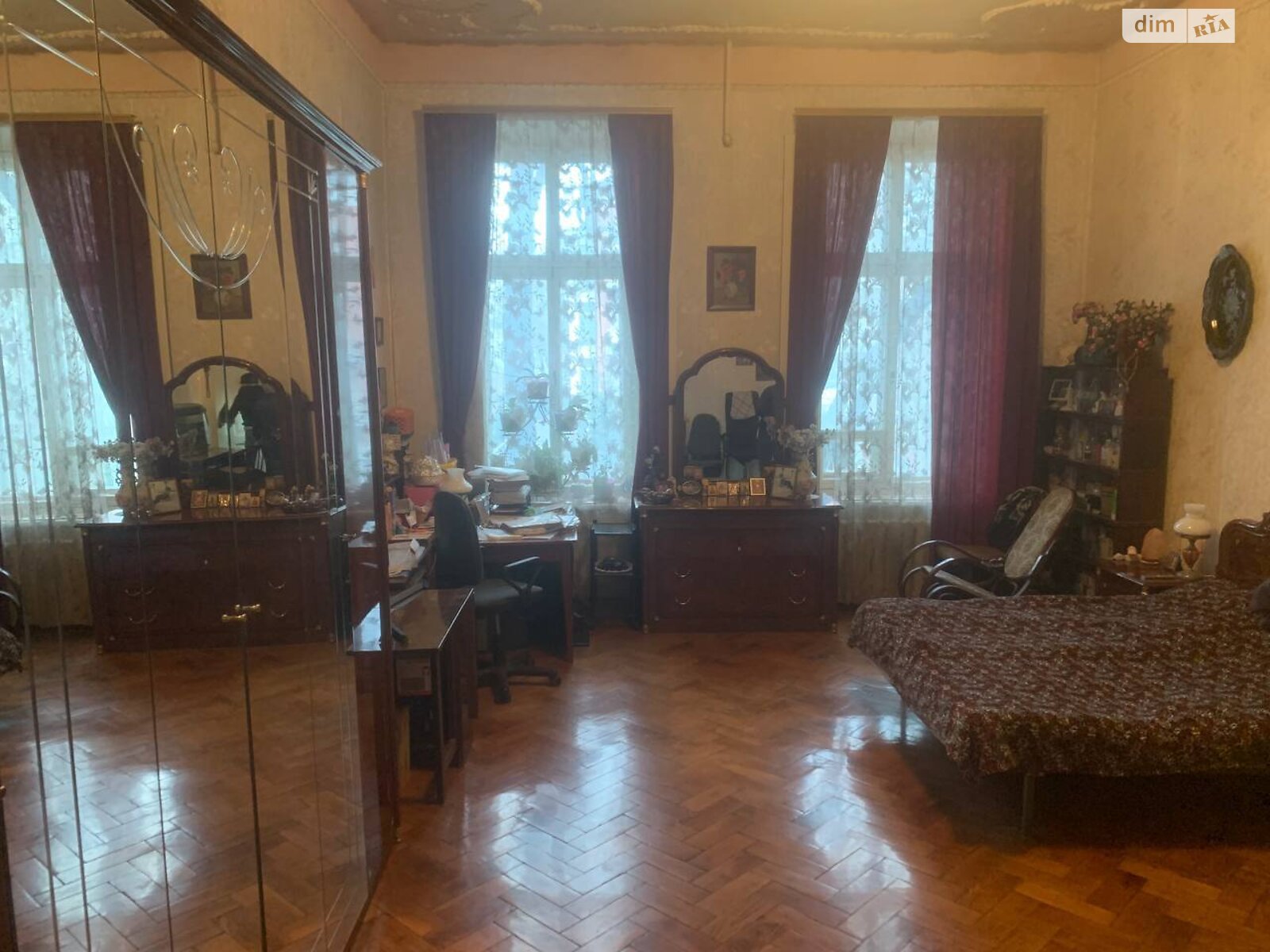 Продаж чотирикімнатної квартири в Одесі, на вул. Успенська, район Ланжерон фото 1 Продаж чотирикімнатної квартири в Одесі, на вул. Успенська, район Ланжерон фото 1