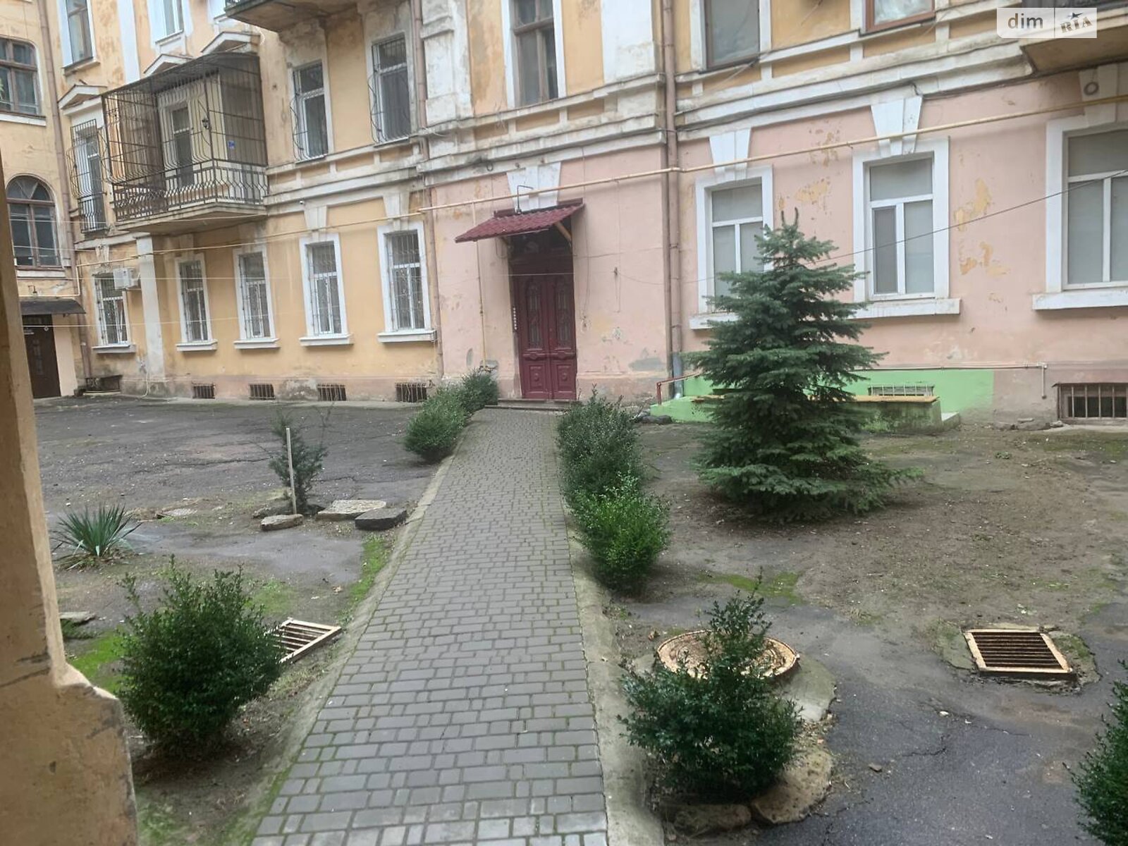 Продаж чотирикімнатної квартири в Одесі, на вул. Успенська, район Ланжерон фото 1 Продаж чотирикімнатної квартири в Одесі, на вул. Успенська, район Ланжерон фото 1