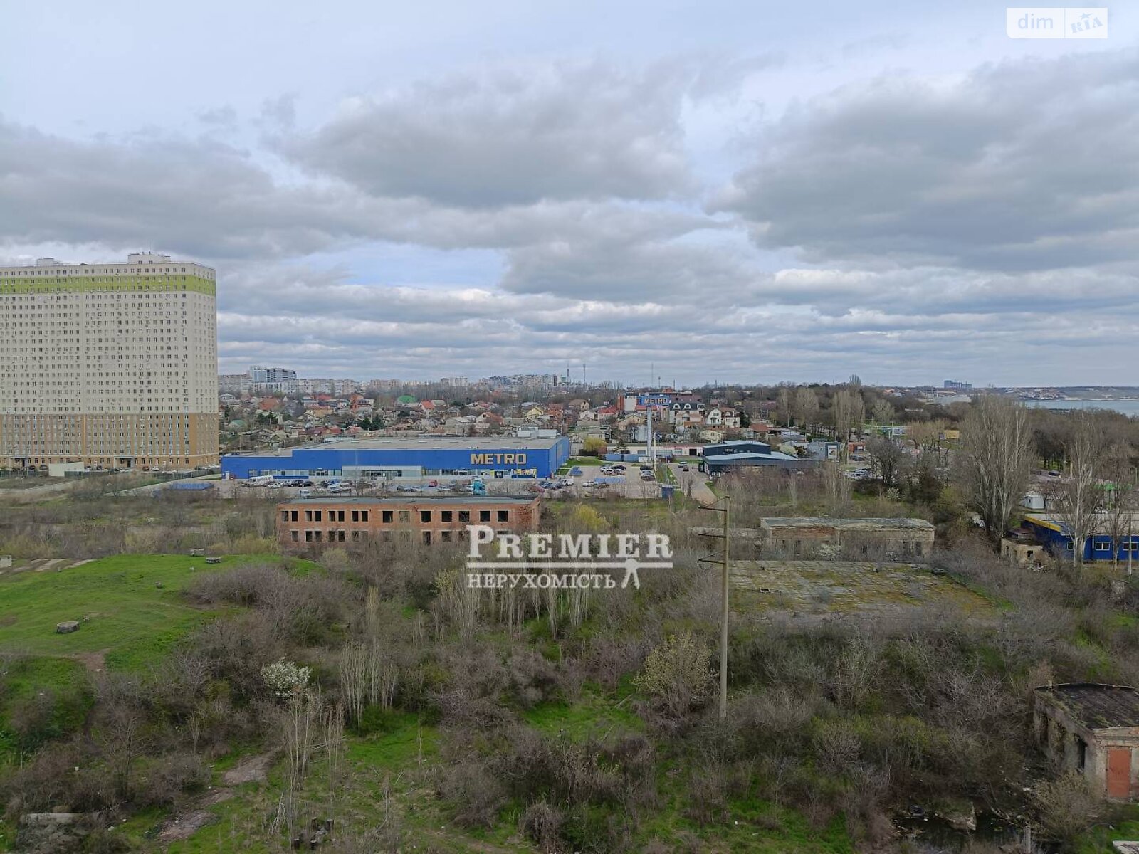 Продаж трикімнатної квартири в Одесі, на дор. Миколаївська, район Лузанівка фото 1 Продаж трикімнатної квартири в Одесі, на дор. Миколаївська, район Лузанівка фото 1