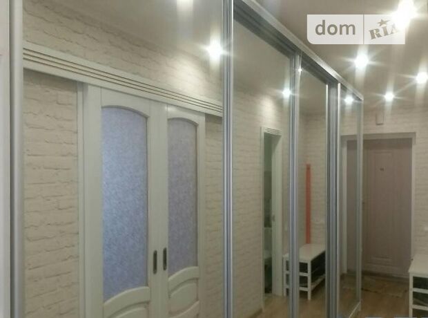Продажа трехкомнатной квартиры в Одессе, на ул. Академика Филатова район Малиновский фото 1 Продажа трехкомнатной квартиры в Одессе, на ул. Академика Филатова район Малиновский фото 1