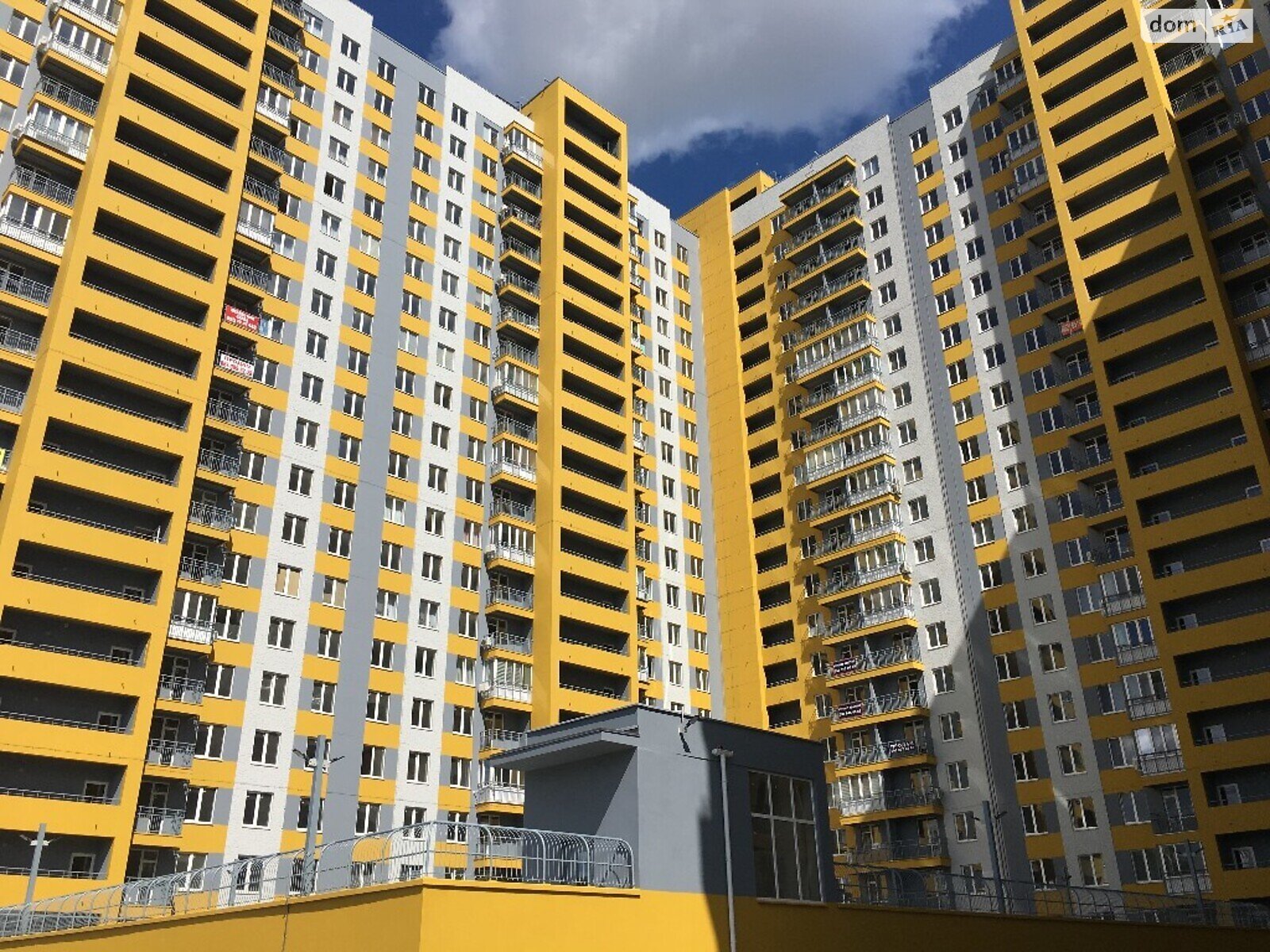 Продажа трехкомнатной квартиры в Одессе, на пл. Михайловская, район Хаджибейский фото 1