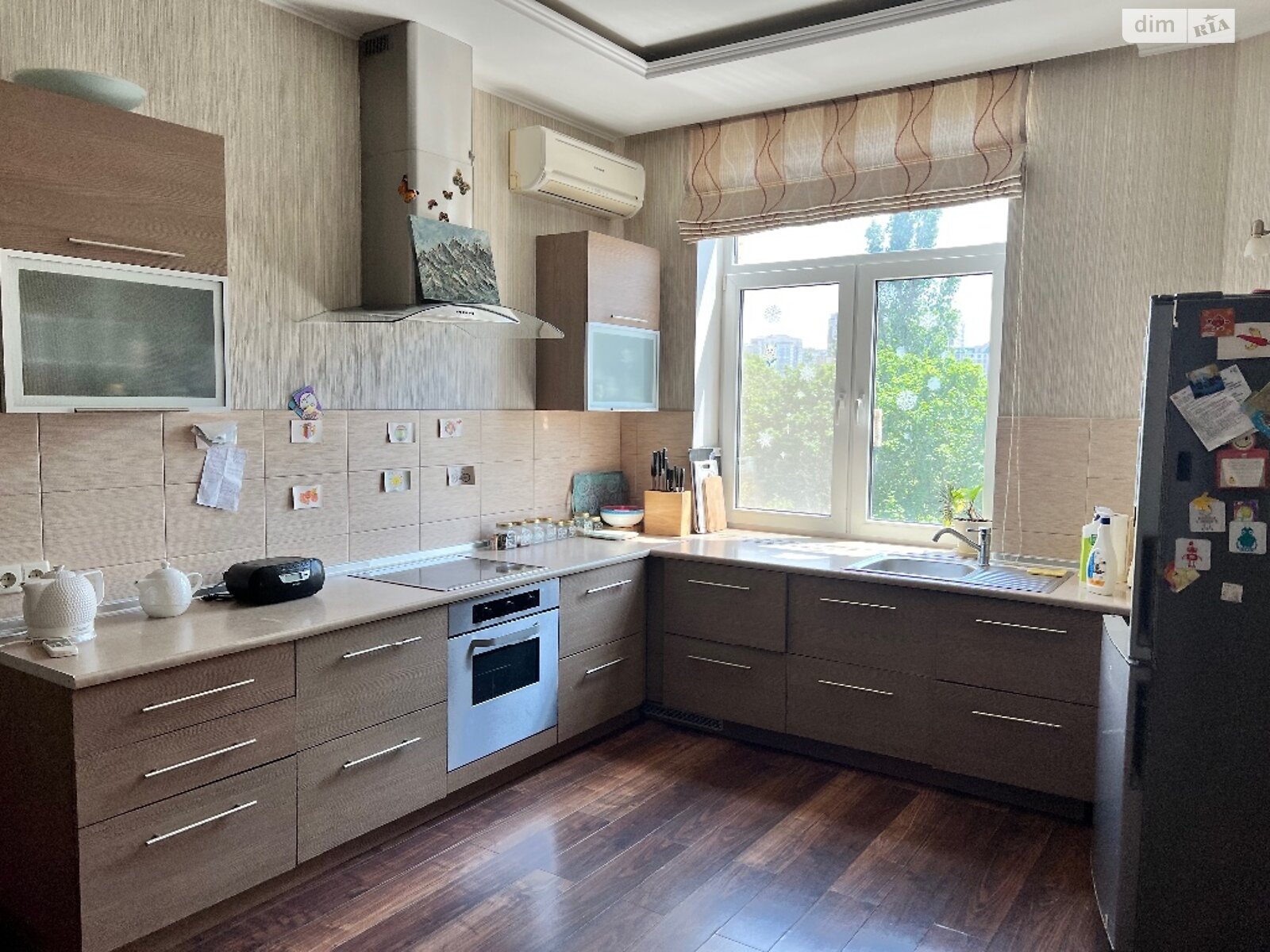 Продаж трикімнатної квартири в Одесі, на вул. Академічна 20Б, район Малий Фонтан фото 1 Продаж трикімнатної квартири в Одесі, на вул. Академічна 20Б, район Малий Фонтан фото 1
