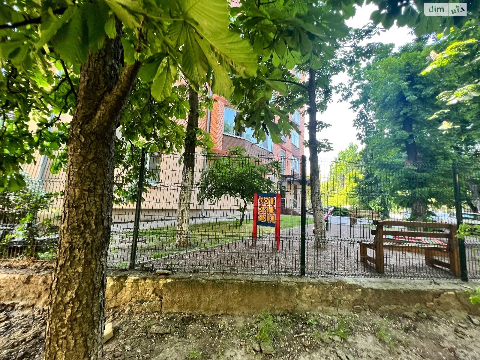 Продаж трикімнатної квартири в Одесі, на вул. Академічна 20Б, район Малий Фонтан фото 1 Продаж трикімнатної квартири в Одесі, на вул. Академічна 20Б, район Малий Фонтан фото 1