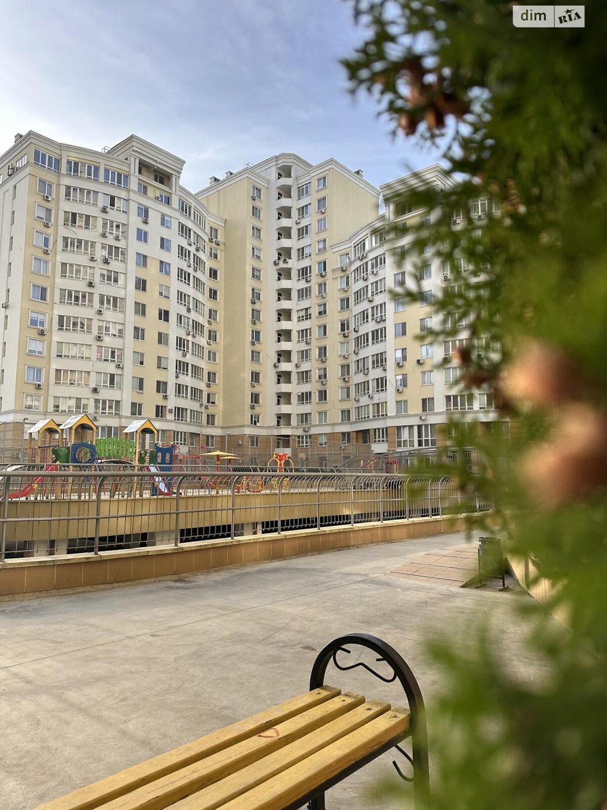 Продажа трехкомнатной квартиры в Одессе, на ул. Армейская 11, район Малый Фонтан фото 1