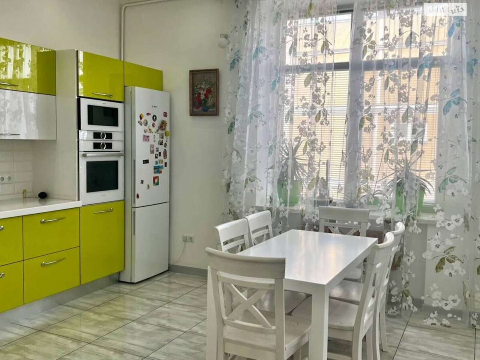 Продажа трехкомнатной квартиры в Одессе, на ул. Довженко 4, район Малый Фонтан фото 1 Продажа трехкомнатной квартиры в Одессе, на ул. Довженко 4, район Малый Фонтан фото 1