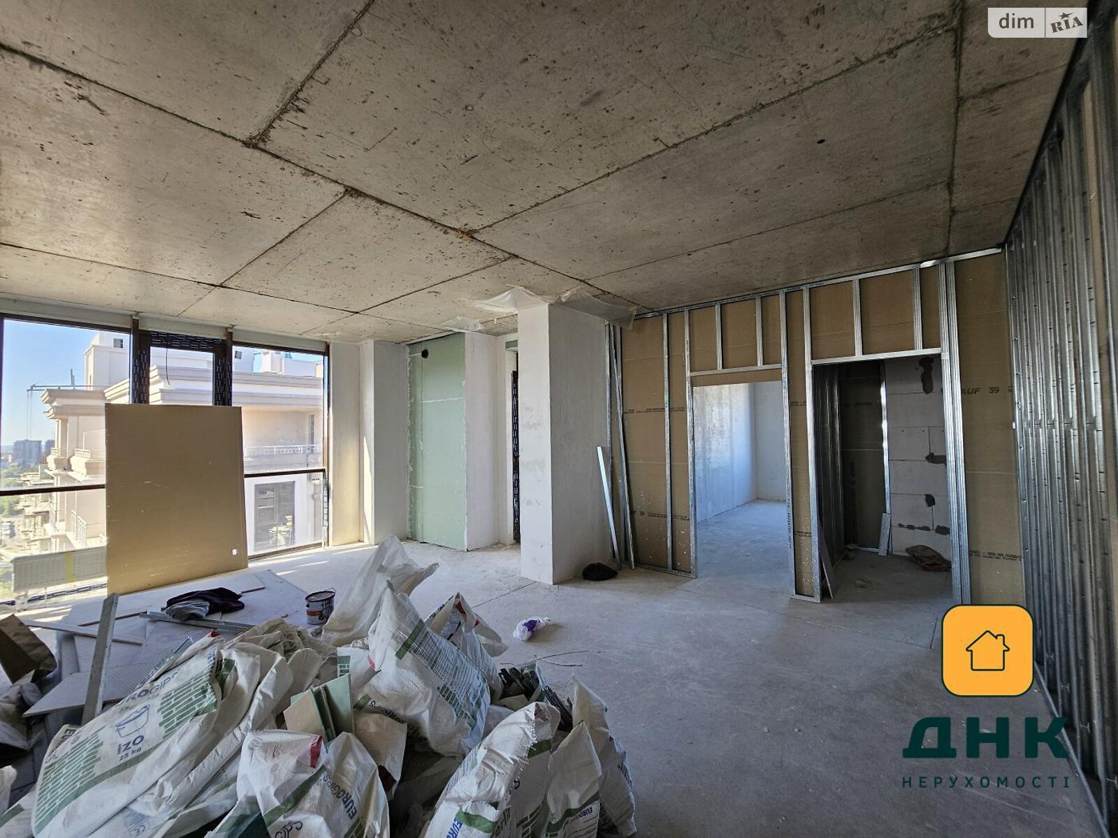 Продаж трикімнатної квартири в Одесі, на дор. Фонтанська 25, район Малий Фонтан фото 1 Продаж трикімнатної квартири в Одесі, на дор. Фонтанська 25, район Малий Фонтан фото 1