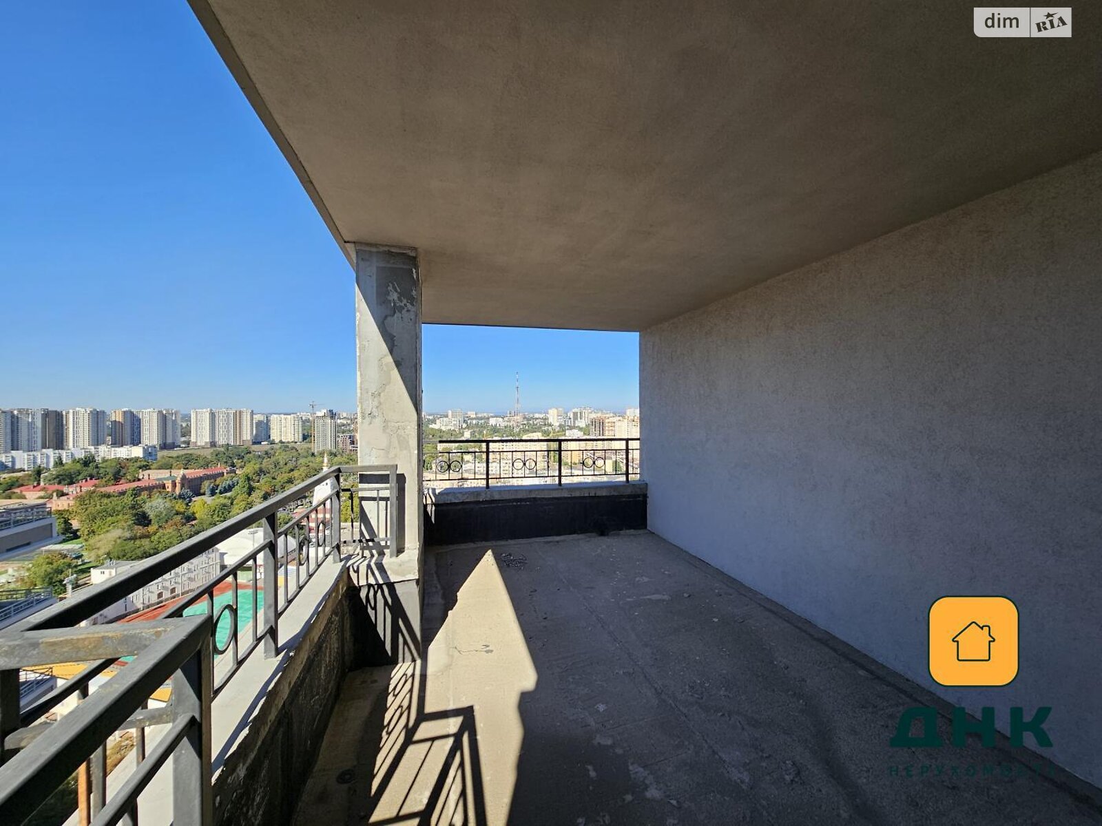 Продаж трикімнатної квартири в Одесі, на дор. Фонтанська 25, район Малий Фонтан фото 1 Продаж трикімнатної квартири в Одесі, на дор. Фонтанська 25, район Малий Фонтан фото 1