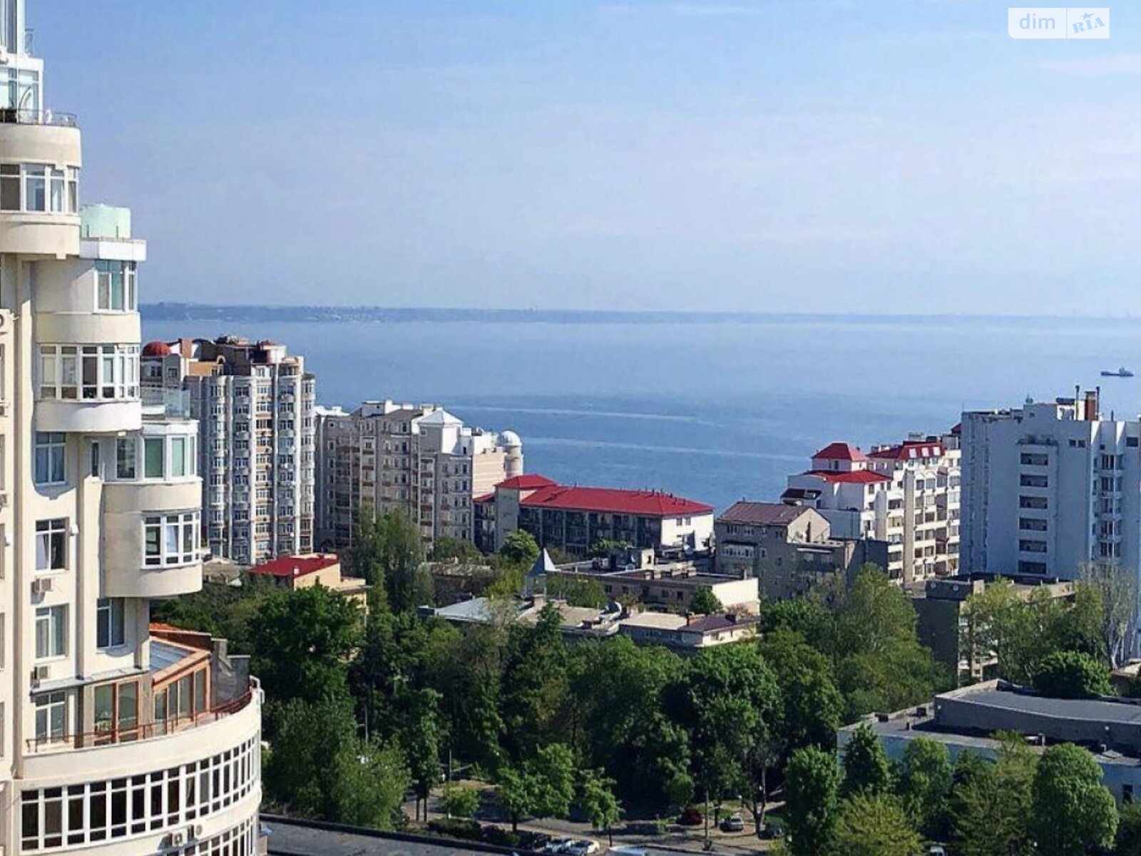Продажа трехкомнатной квартиры в Одессе, на бул. Французский, район Малый Фонтан фото 1