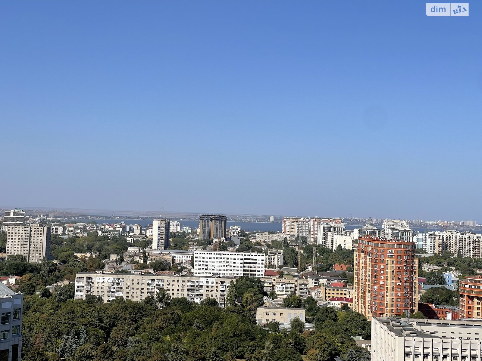 Продаж трикімнатної квартири в Одесі, на просп. Гагаріна 19 корпус 1, район Малий Фонтан фото 1 Продаж трикімнатної квартири в Одесі, на просп. Гагаріна 19 корпус 1, район Малий Фонтан фото 1