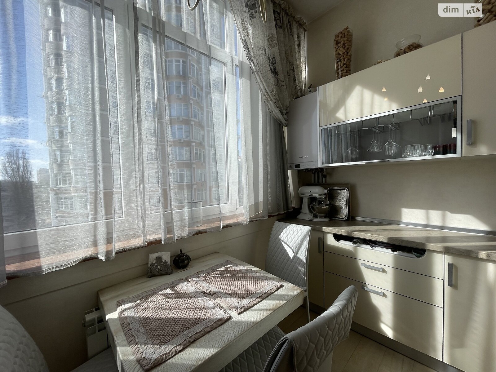 Продажа трехкомнатной квартиры в Одессе, на пер. Каркашадзе, район Малый Фонтан фото 1