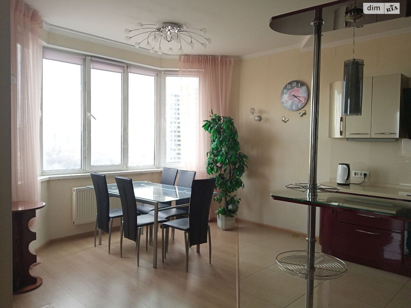 Продажа трехкомнатной квартиры в Одессе, на ул. Среднефонтанская, район Малый Фонтан фото 1
