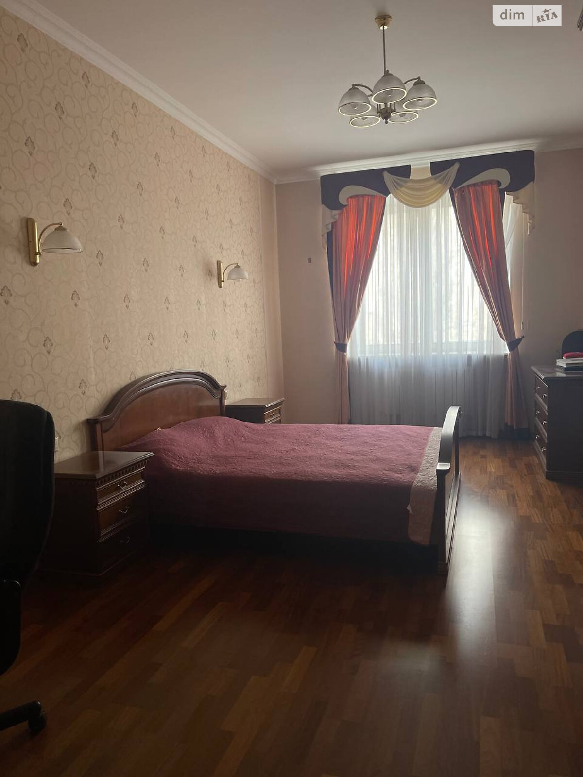 Продаж трикімнатної квартири в Одесі, на вул. Довженка 6А, район Малий Фонтан фото 1
