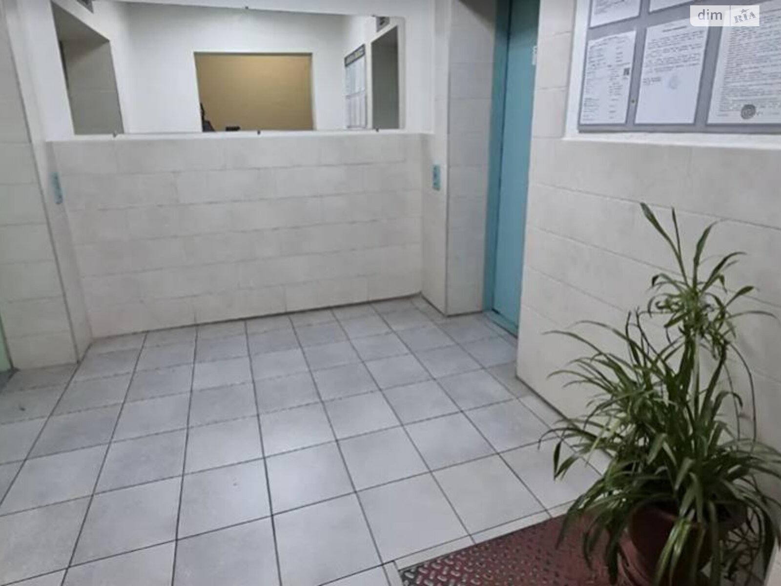 Продаж трикімнатної квартири в Одесі, на вул. Михайла Грушевського, район Молдаванка фото 1 Продаж трикімнатної квартири в Одесі, на вул. Михайла Грушевського, район Молдаванка фото 1